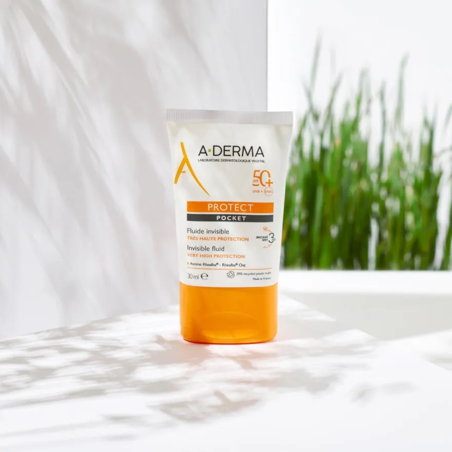 Aderma Protect Pocket Fluido Invisibile Solare Viso 30ml SPF50+