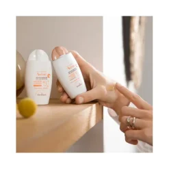 Eau Thermale Avene Solare Fluido Minerale Viso Colorato 40ml SPF50+