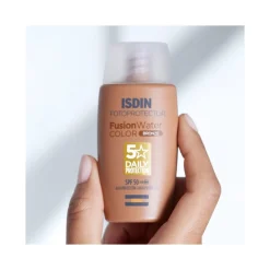 Isdin Fusion Water Color Bronze Fotoprotezione Colorata Ultraleggera 50ml SPF50