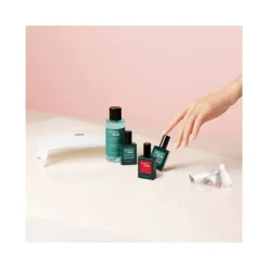 Manucurist Kit Essentials Green Flash Con Smalto Semipermanente Poppy Red