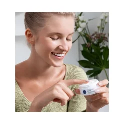 Nivea Naturally Good Crema Giorno Idratante Viso Rinfrescante Per Pelli Normali E Miste 50ml