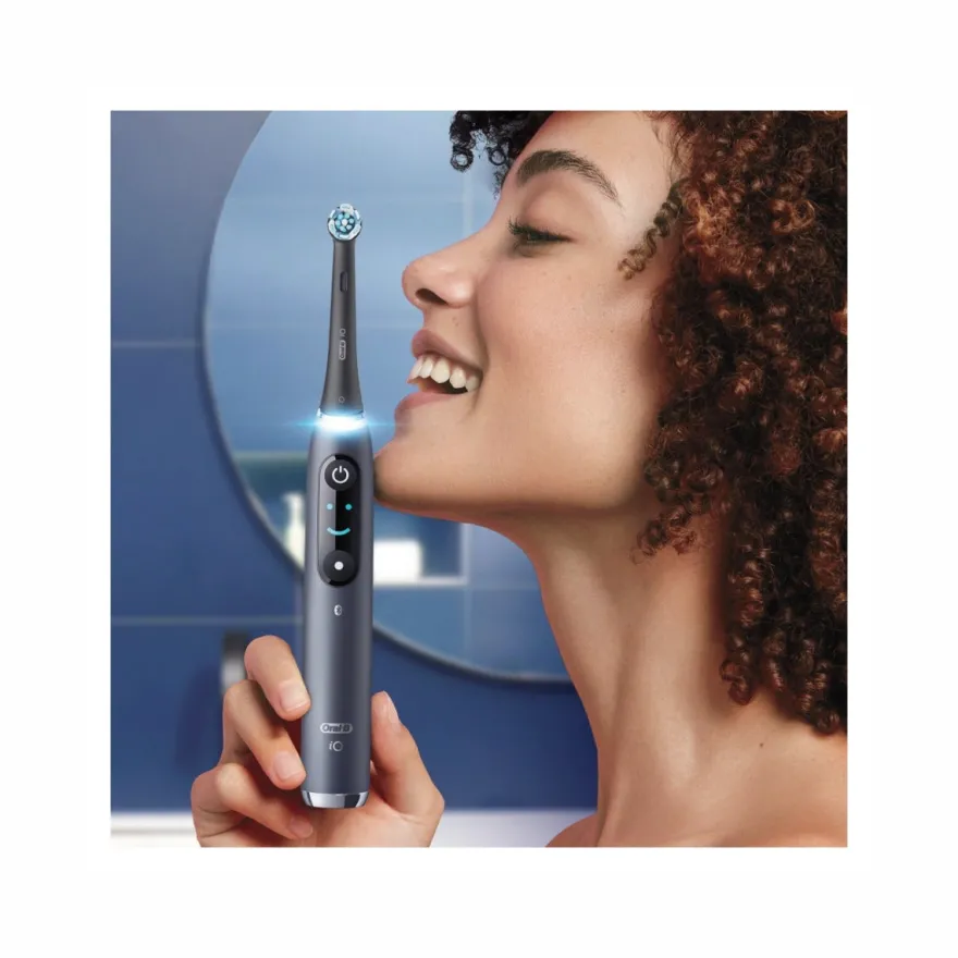 Oral-B Spazzolino Elettrico Ricaricabile iO 9N Nero, 2 Testine, 1 Custodia Da Viaggio Ricaricabile, 1 Spazzolino