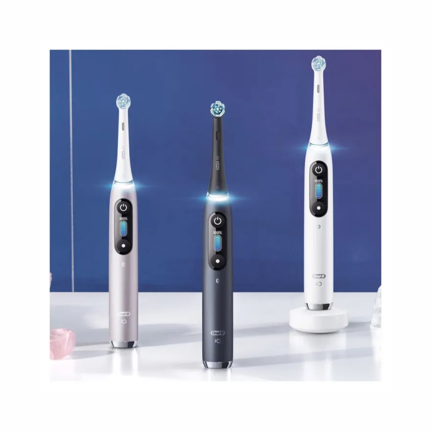 Oral-B Spazzolino Elettrico Ricaricabile iO 9N Nero, 2 Testine, 1 Custodia Da Viaggio Ricaricabile, 1 Spazzolino
