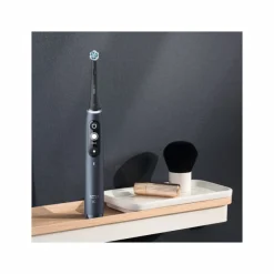 Oral-B Spazzolino Elettrico Ricaricabile iO 7S Nero, 2 Testine, 1 Custodia Da Viaggio, 1 Spazzolino