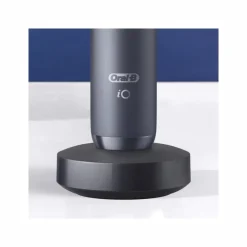 Oral-B Spazzolino Elettrico Ricaricabile iO 8S Nero, 2 Testine, 1 Custodia Da Viaggio, 1 Spazzolino
