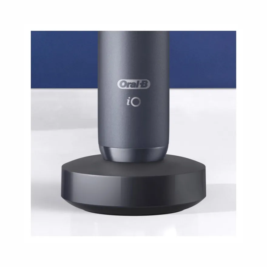 Oral-B Spazzolino Elettrico Ricaricabile iO 8S Nero, 2 Testine, 1 Custodia Da Viaggio, 1 Spazzolino