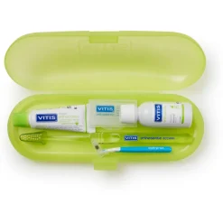 Vitis Kit Orthodontic Collutorio 30ml + Dentifricio 15ml +1 Spazzolino + Cera Ortodontica +1 Scovolino